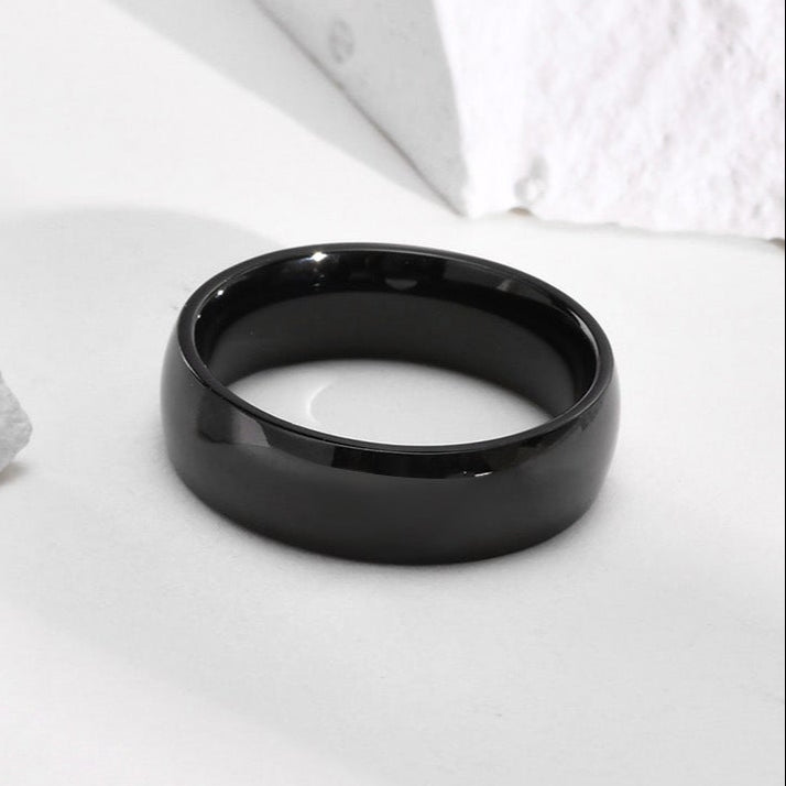 Schwarzer Herrenring mit Hochglanz-Finish aus Edelstahl